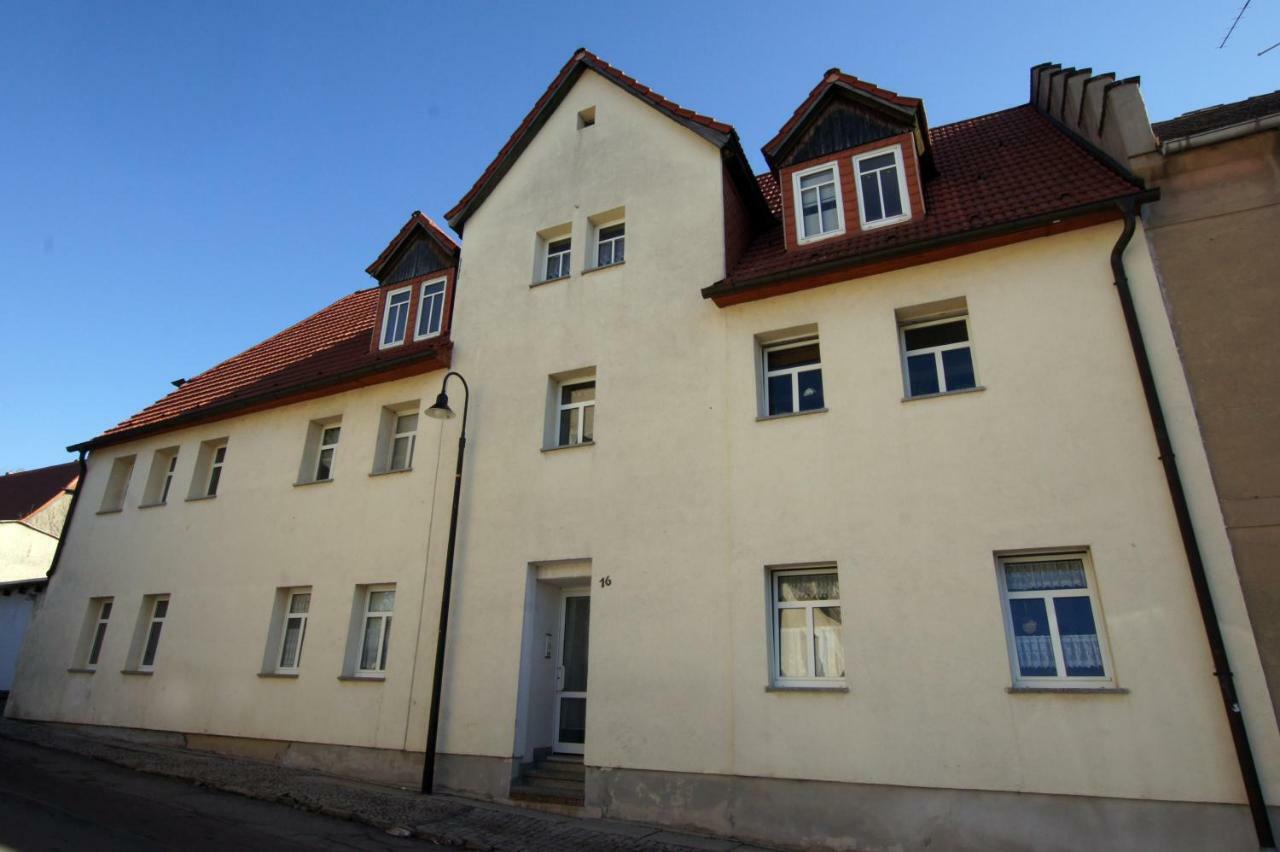 Boardinghouse am Markt Bad Lauchstädt Exterior foto